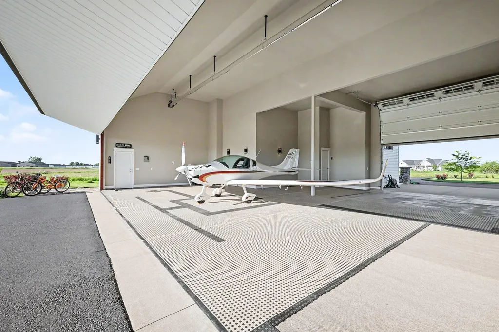 2906 Air Park Drive Zeeland Charter Township MI 49464
