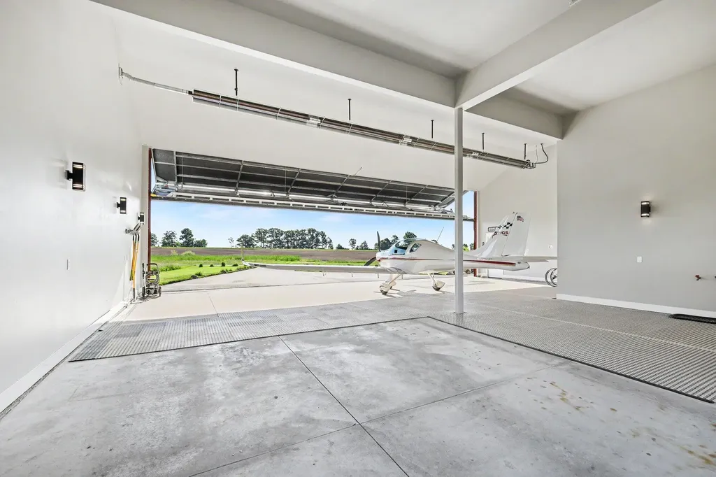 2906 Air Park Drive Zeeland Charter Township MI 49464