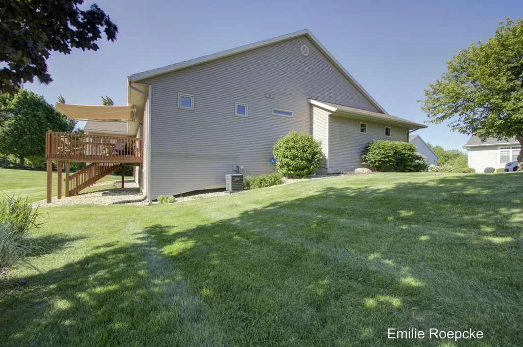 1183 Kensington Street NW Walker City MI 49534