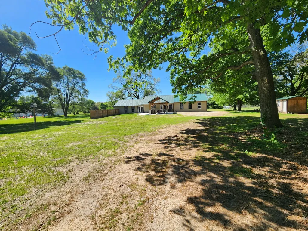 685 129th Avenue Wayland Township MI 49344