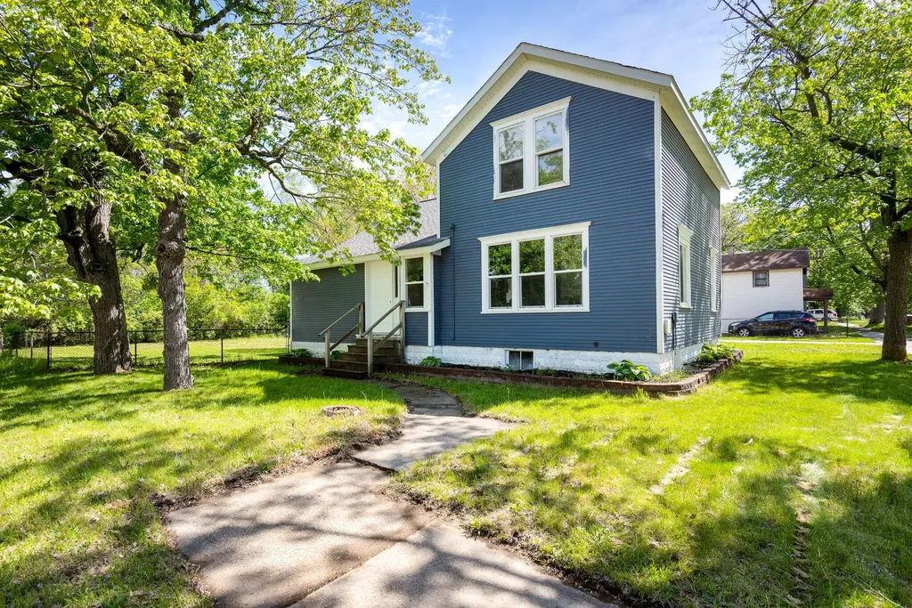 732 Wood Street Muskegon City MI 49442