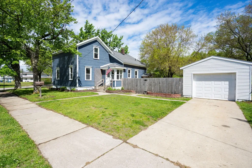 732 Wood Street Muskegon City MI 49442