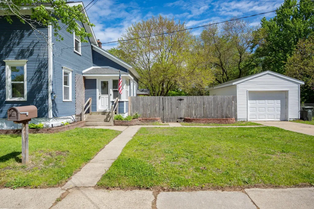 732 Wood Street Muskegon City MI 49442