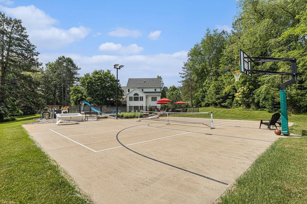 10310 E Rivershore Drive SE Caledonia Township MI 49302
