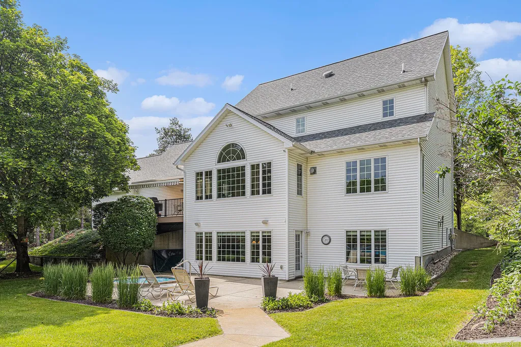 10310 E Rivershore Drive SE Caledonia Township MI 49302