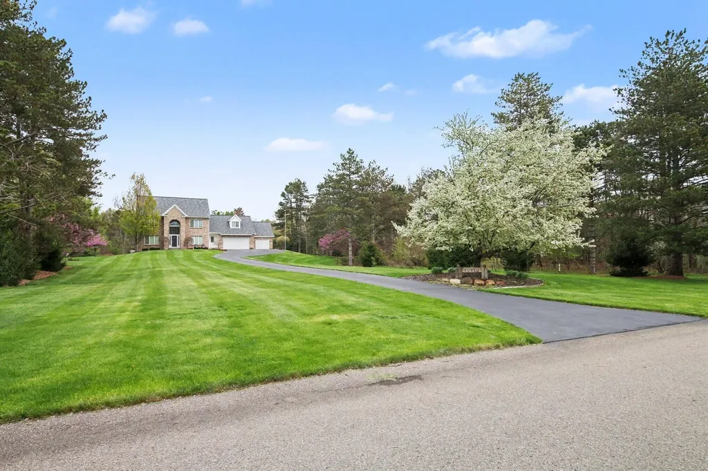 10310 E Rivershore Drive SE Caledonia Township MI 49302