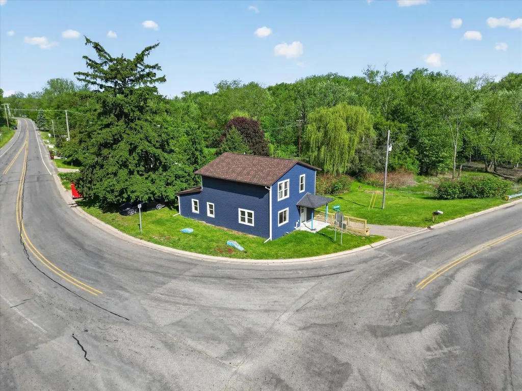 1387 E Riverside Drive Ionia Township MI 48846