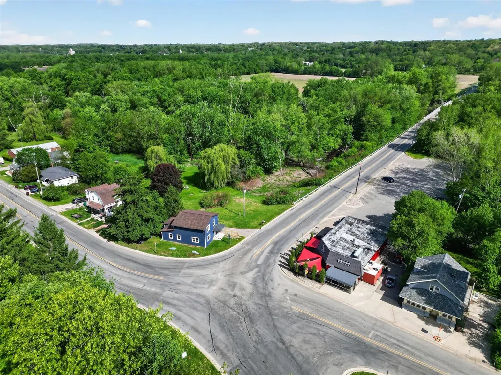 1387 E Riverside Drive Ionia Township MI 48846