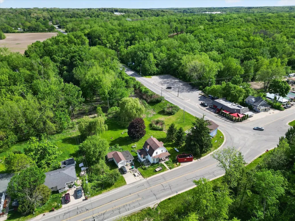 1387 E Riverside Drive Ionia Township MI 48846