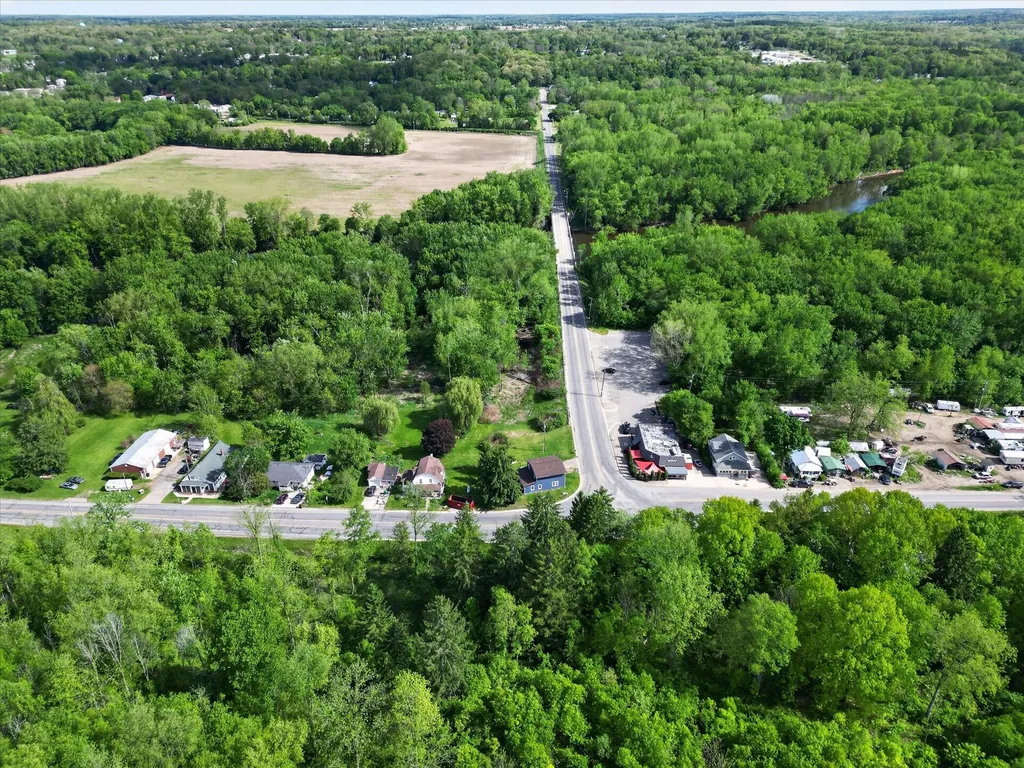 1387 E Riverside Drive Ionia Township MI 48846