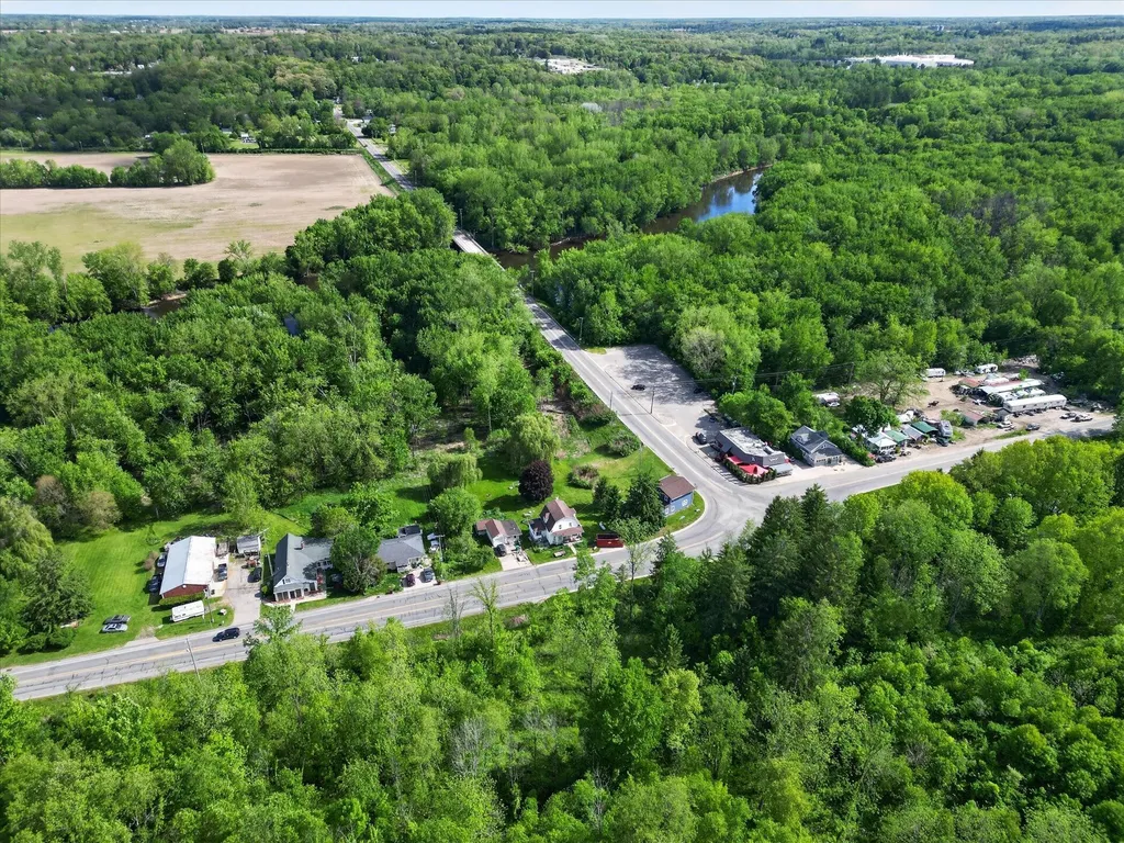 1387 E Riverside Drive Ionia Township MI 48846