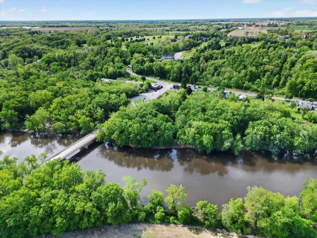 1387 E Riverside Drive Ionia Township MI 48846
