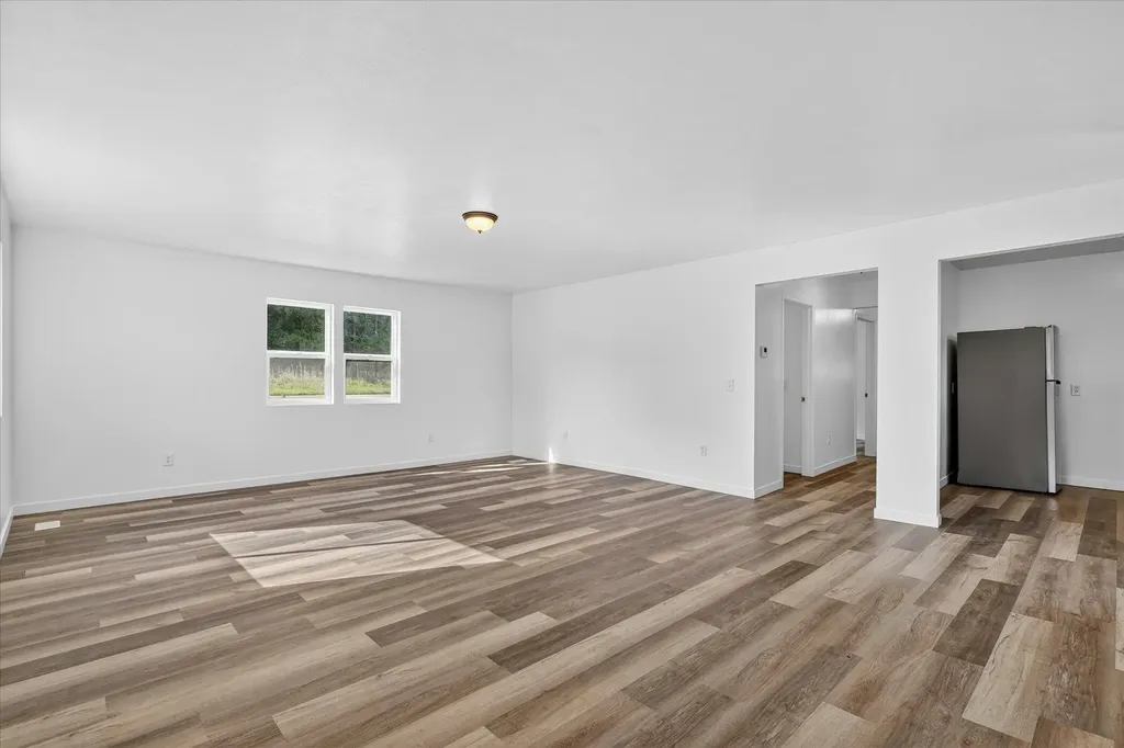 1387 E Riverside Drive Ionia Township MI 48846