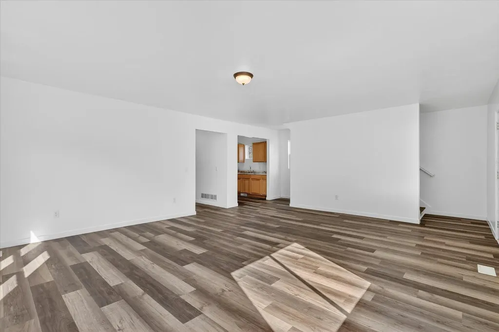 1387 E Riverside Drive Ionia Township MI 48846