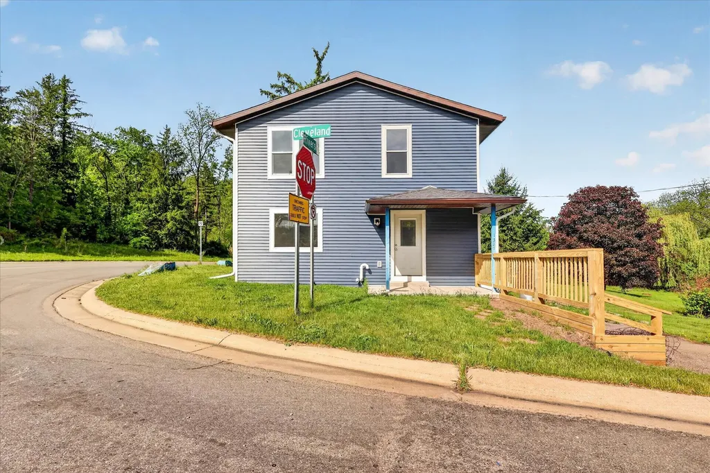 1387 E Riverside Drive Ionia Township MI 48846
