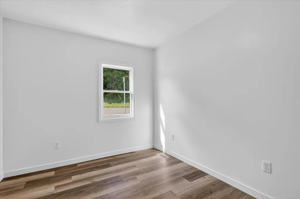 1387 E Riverside Drive Ionia Township MI 48846