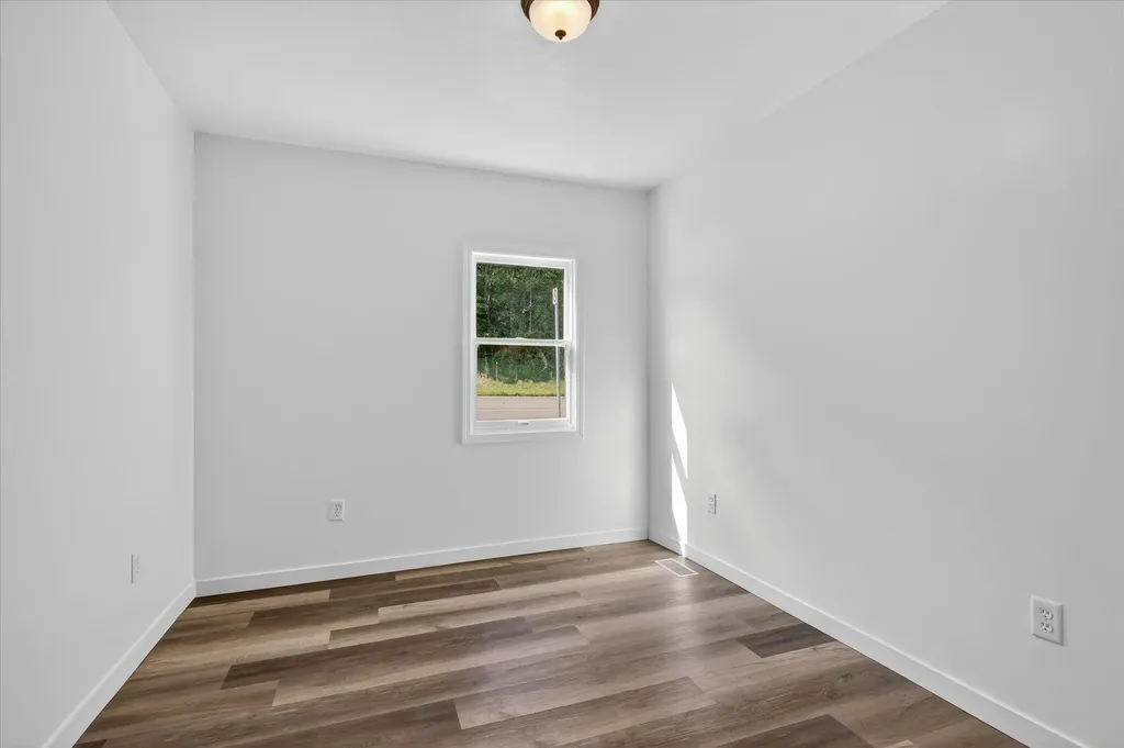 1387 E Riverside Drive Ionia Township MI 48846