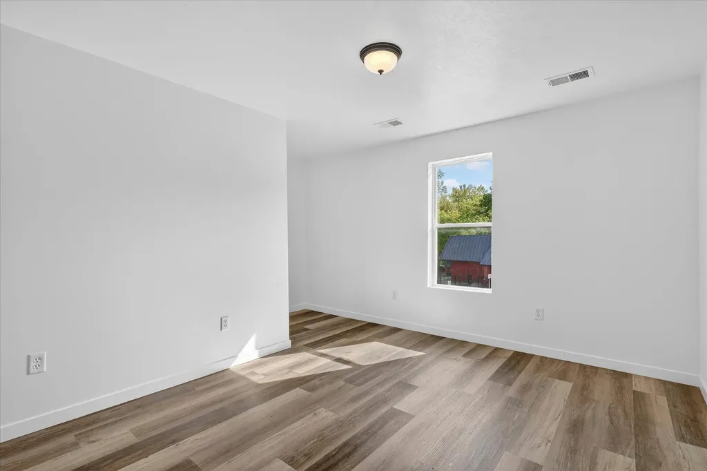 1387 E Riverside Drive Ionia Township MI 48846