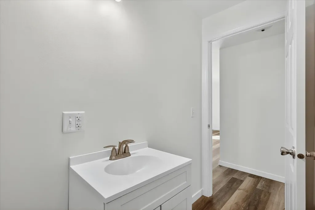 1387 E Riverside Drive Ionia Township MI 48846