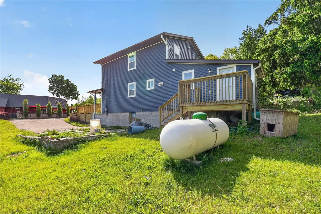 1387 E Riverside Drive Ionia Township MI 48846