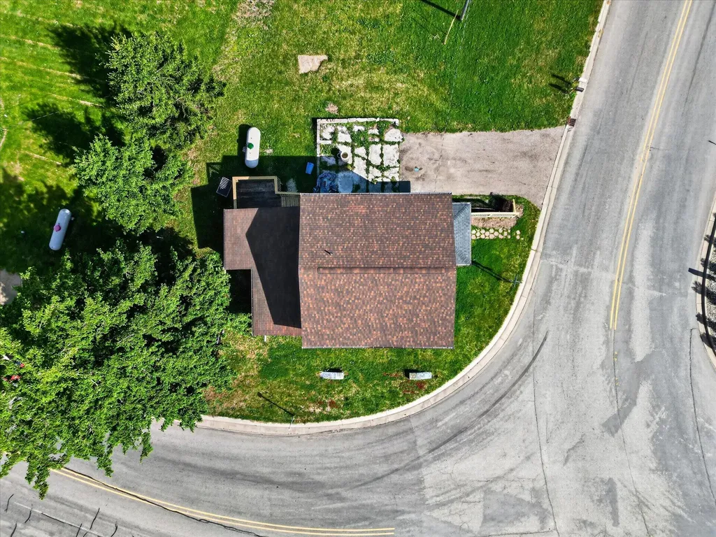 1387 E Riverside Drive Ionia Township MI 48846