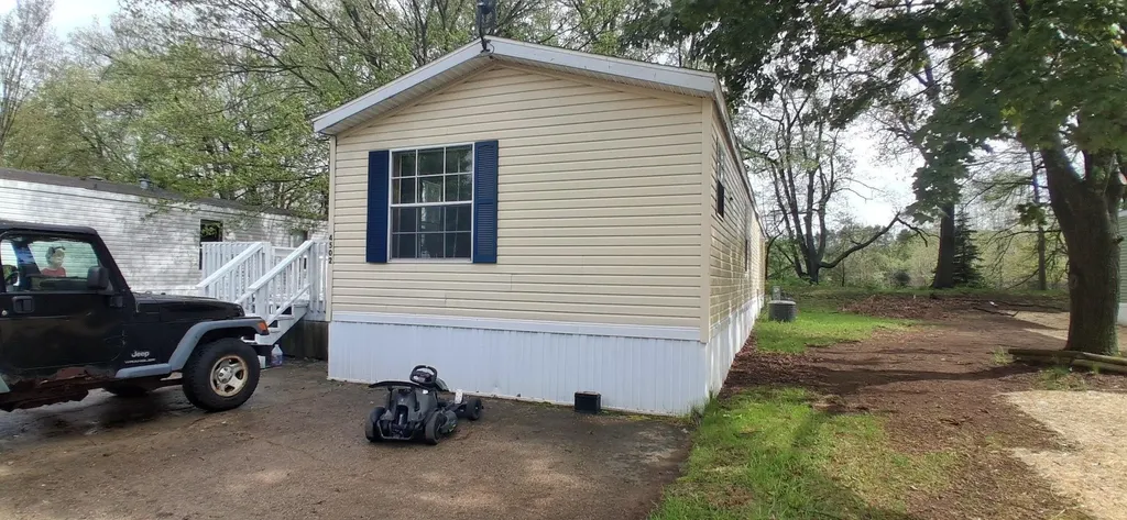 4502 Saturn Drive NE Algoma Township MI 49341