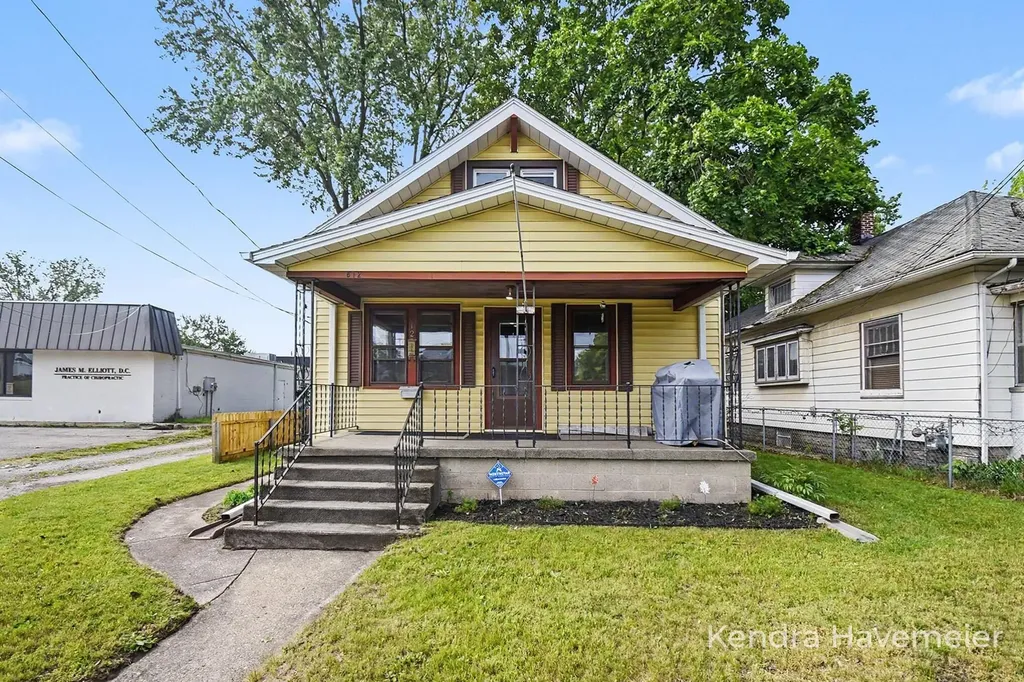 812 Richmond Street NW Grand Rapids City MI 49504