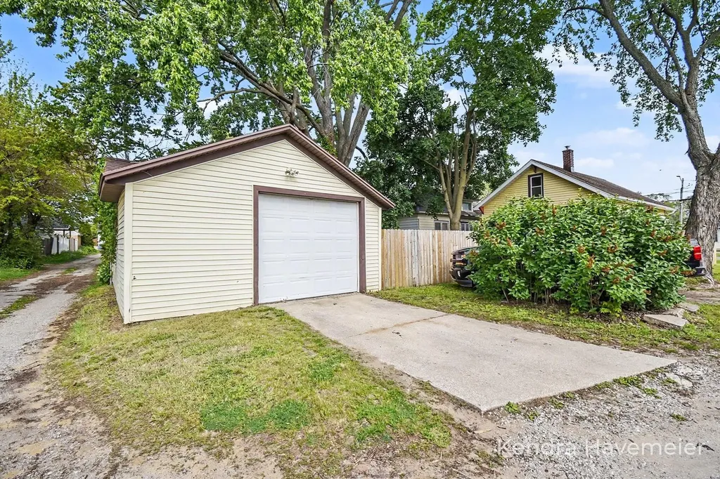 812 Richmond Street NW Grand Rapids City MI 49504