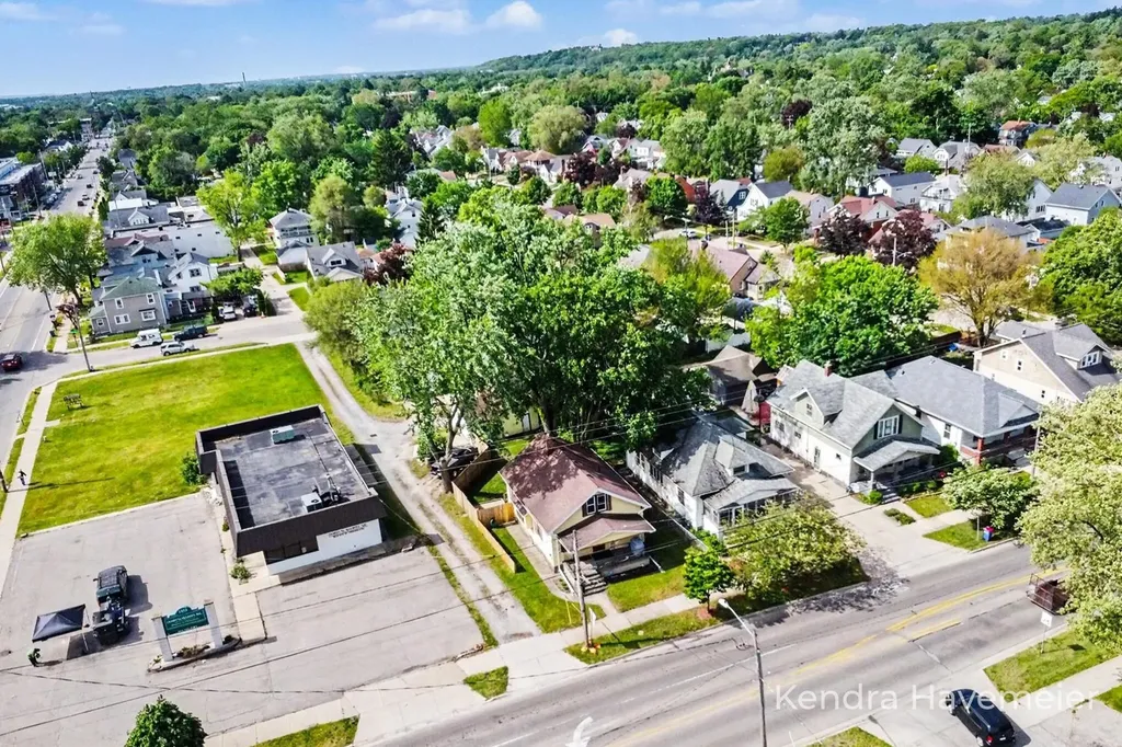 812 Richmond Street NW Grand Rapids City MI 49504