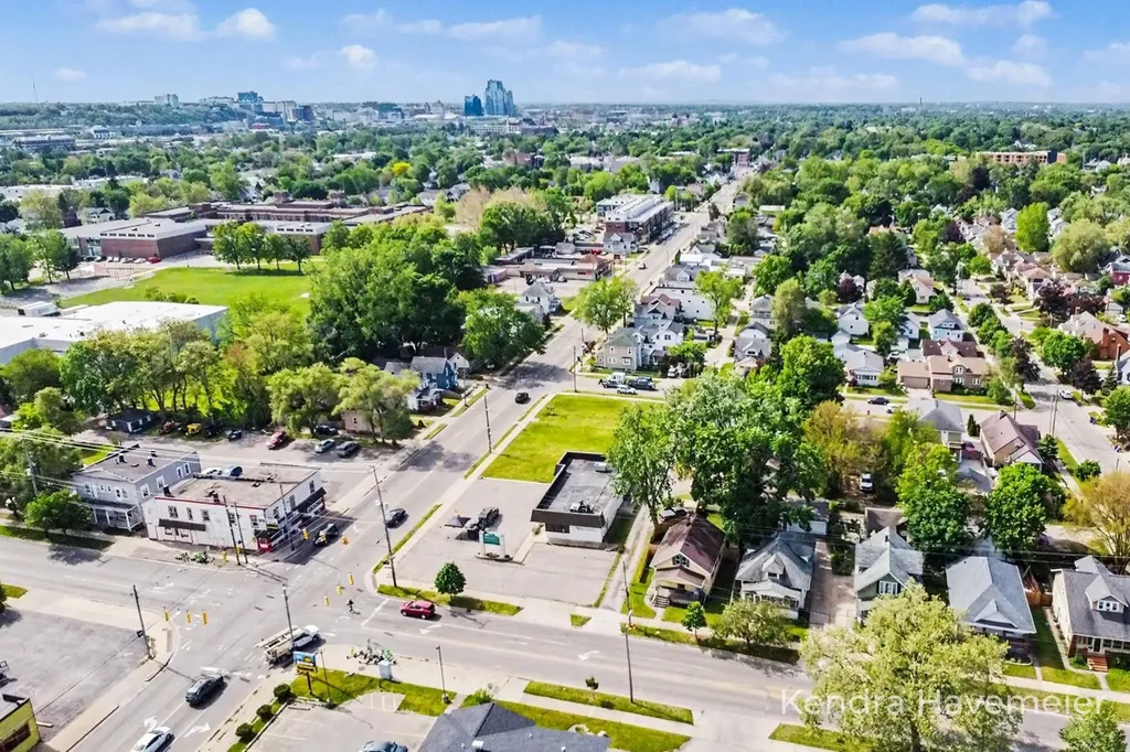812 Richmond Street NW Grand Rapids City MI 49504