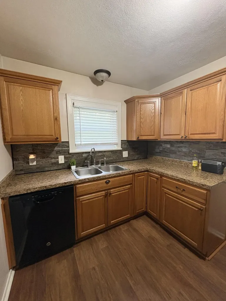 2339 Camden Avenue SW Wyoming City MI 49519