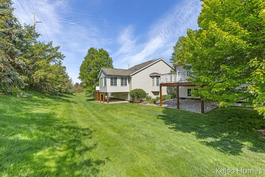 2009 Bryceway Court NE Grand Rapids City MI 49505