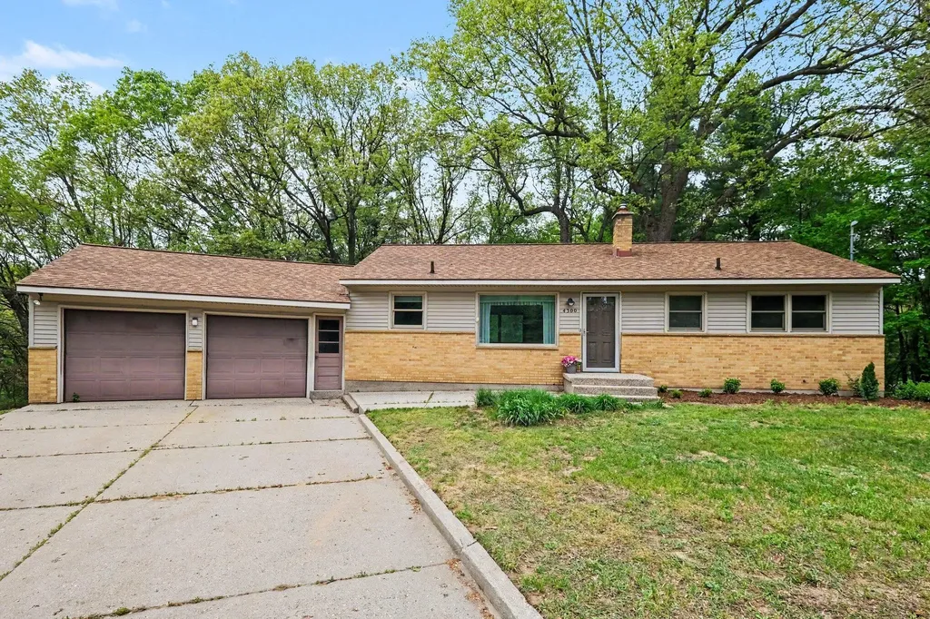 4300 Rezen Court NE Plainfield Charter Township MI 49341