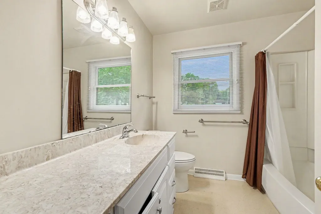 4300 Rezen Court NE Plainfield Charter Township MI 49341