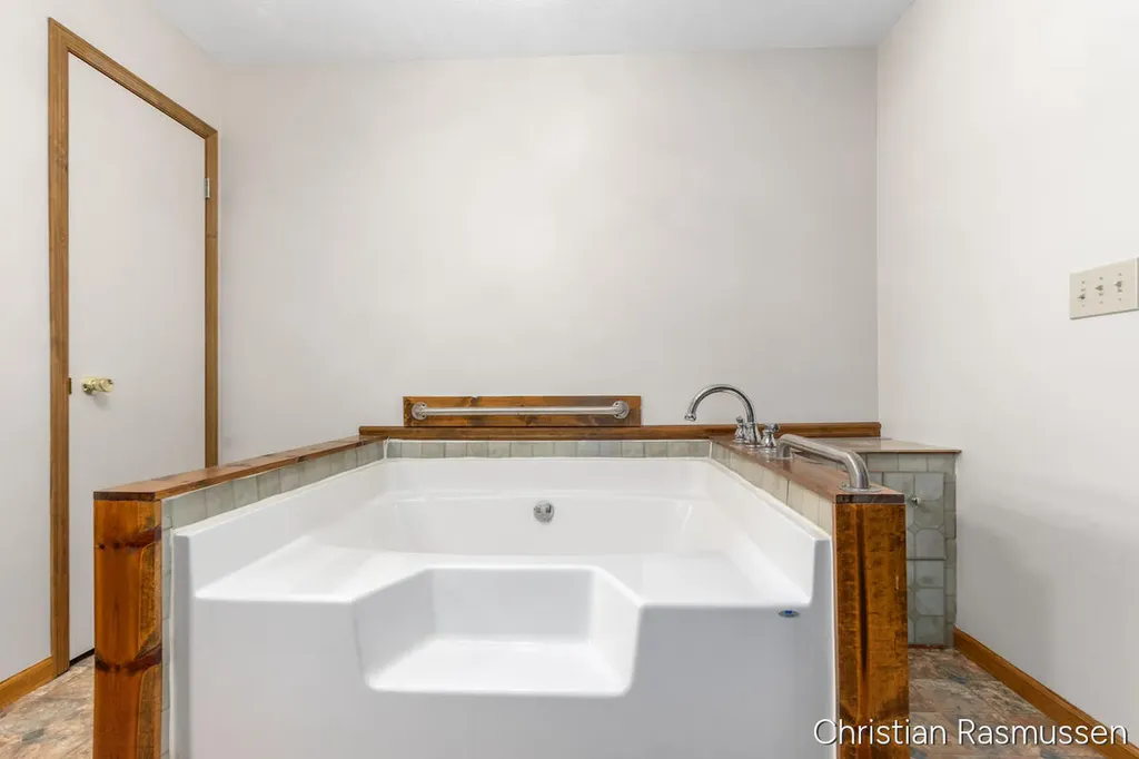 1025 Adams Street NW Douglass Township MI 48888