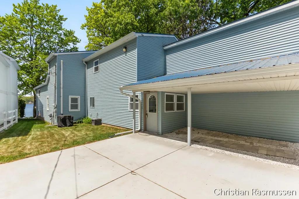 1025 Adams Street NW Douglass Township MI 48888