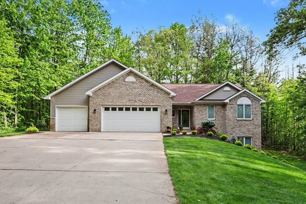 5224 Bonasa Drive NE Courtland Township MI 49341