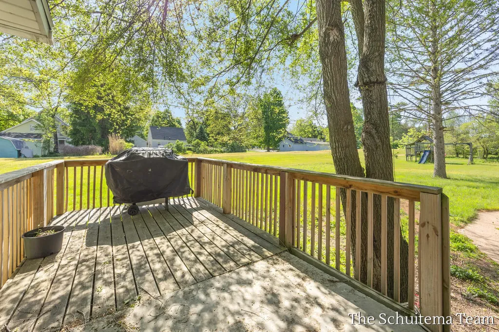 425 W Cherry Street Wayland City MI 49348