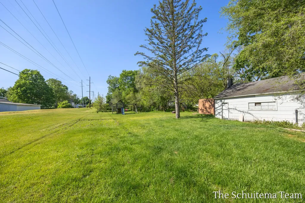 425 W Cherry Street Wayland City MI 49348