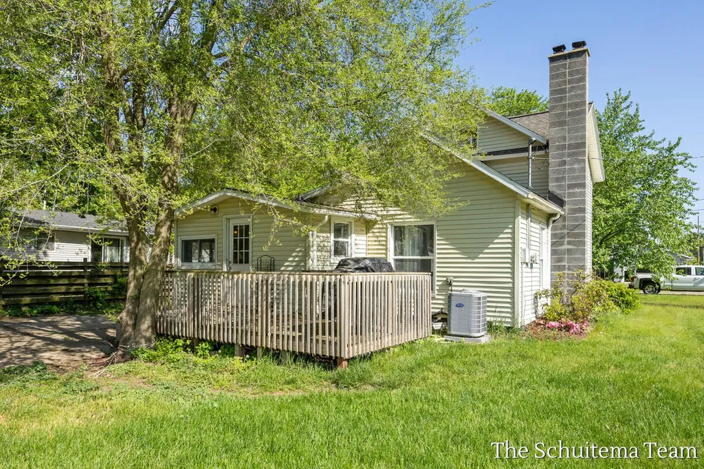 425 W Cherry Street Wayland City MI 49348