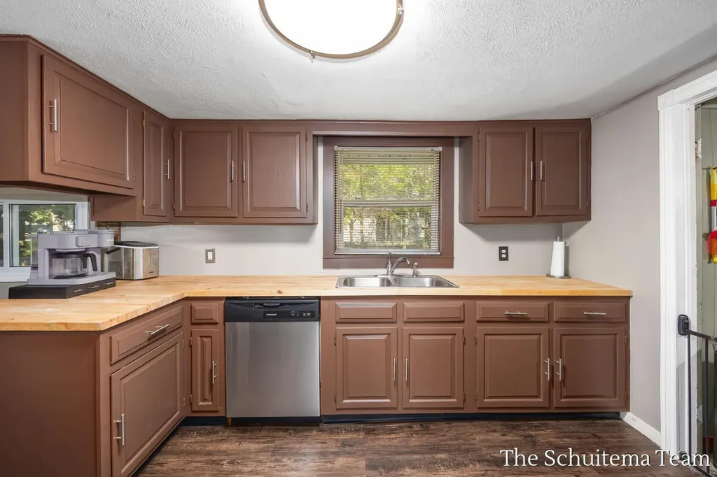 425 W Cherry Street Wayland City MI 49348