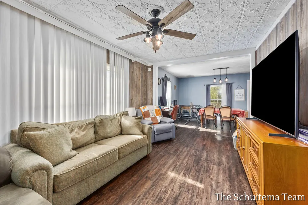 425 W Cherry Street Wayland City MI 49348