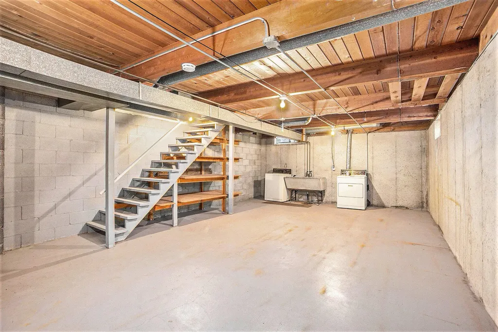1258 Northfield Avenue NE Grand Rapids City MI 49505
