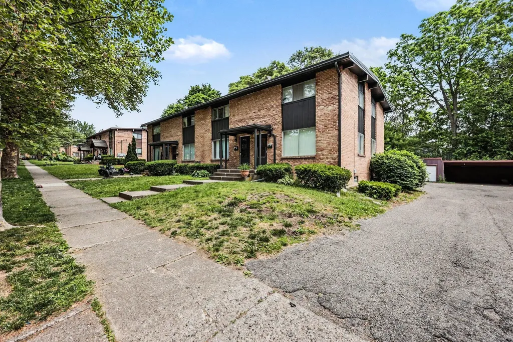1258 Northfield Avenue NE Grand Rapids City MI 49505