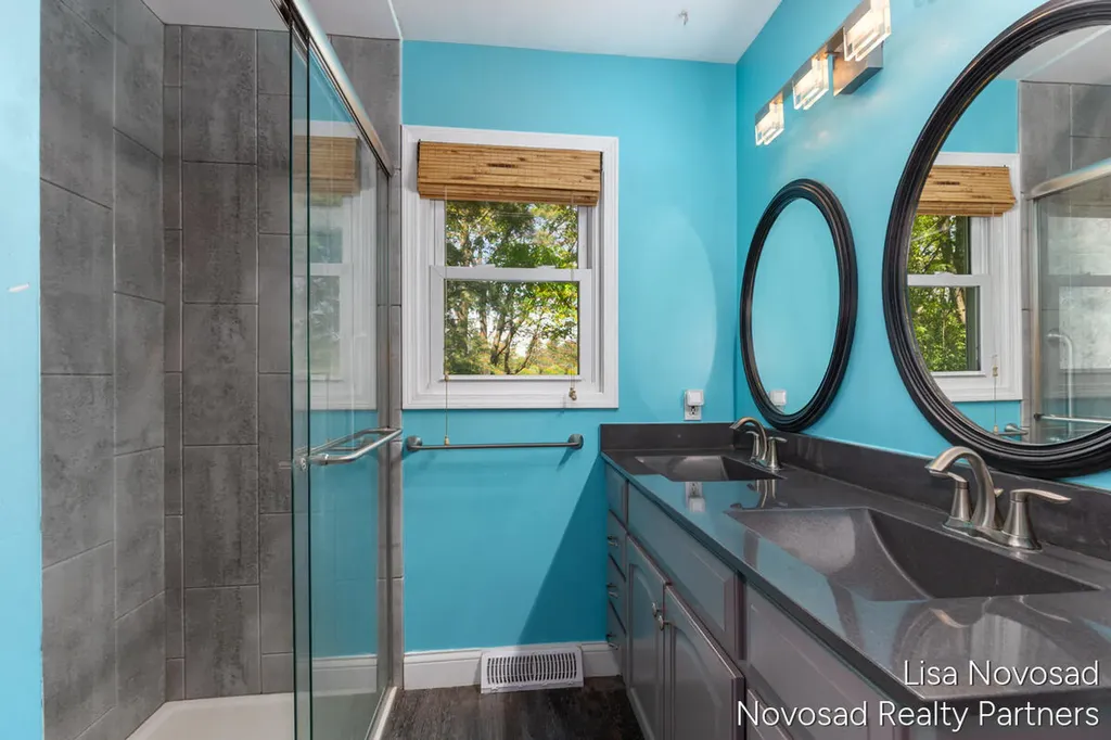 225 Alewa Drive NW Grand Rapids City MI 49504