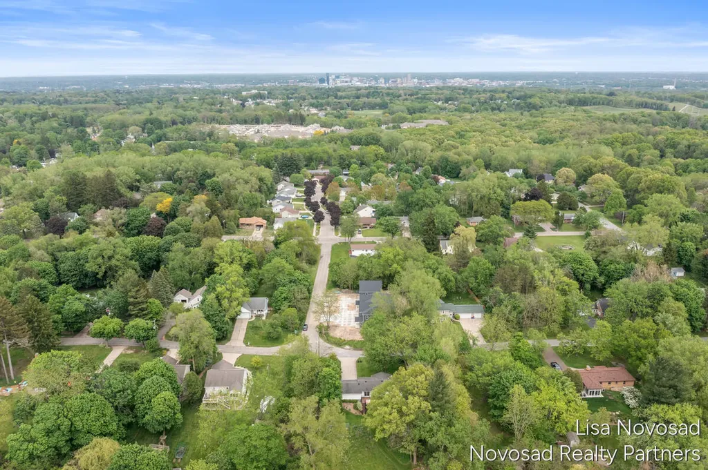 225 Alewa Drive NW Grand Rapids City MI 49504