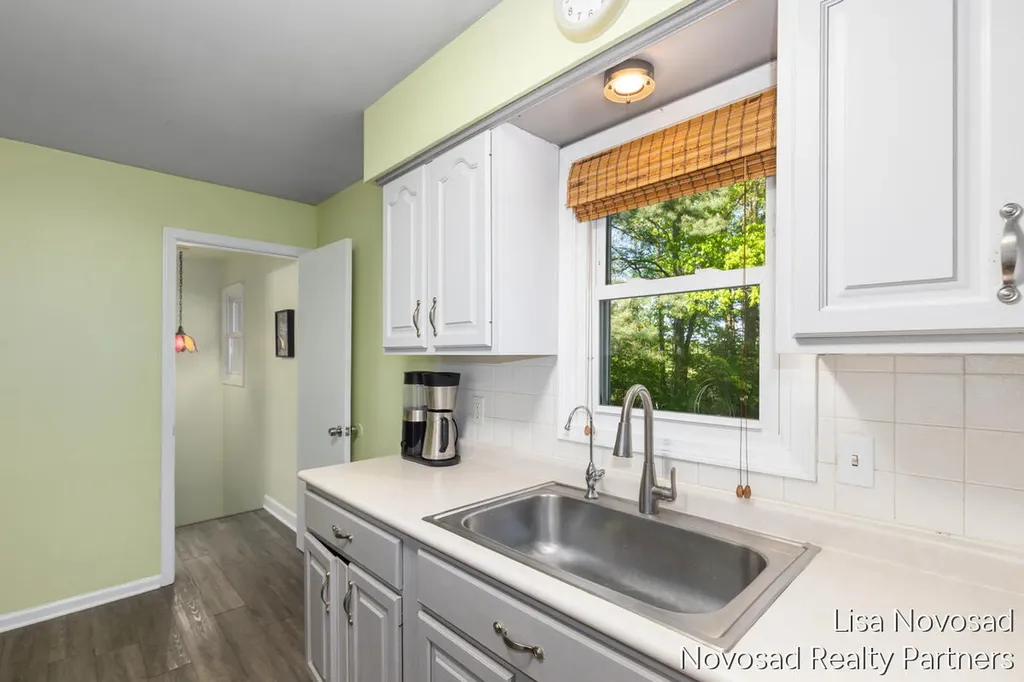 225 Alewa Drive NW Grand Rapids City MI 49504