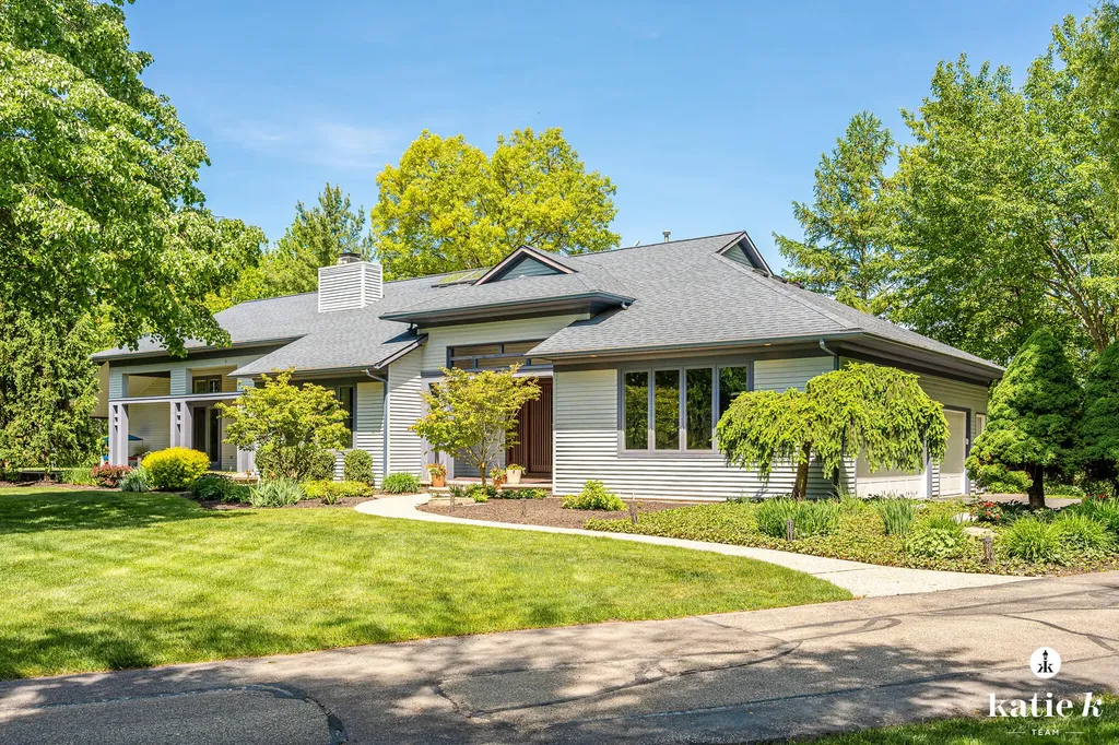 1055 Bradford Hollow Lane NE Grand Rapids Charter Township MI 49525