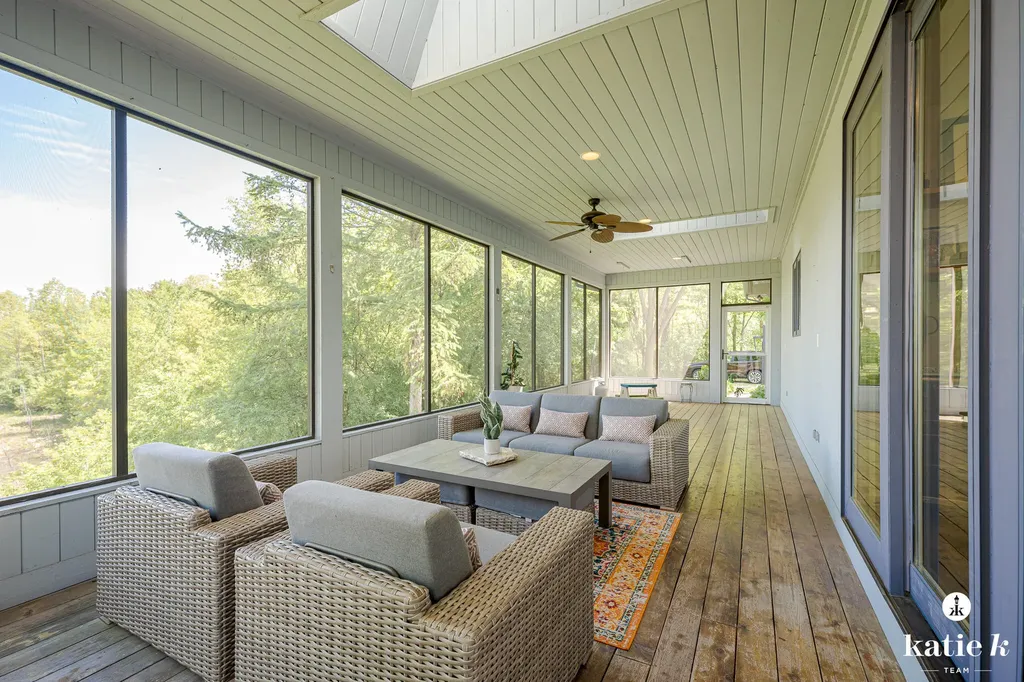 1055 Bradford Hollow Lane NE Grand Rapids Charter Township MI 49525