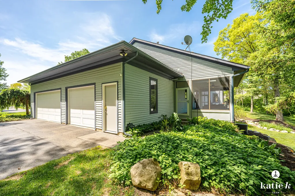 1055 Bradford Hollow Lane NE Grand Rapids Charter Township MI 49525